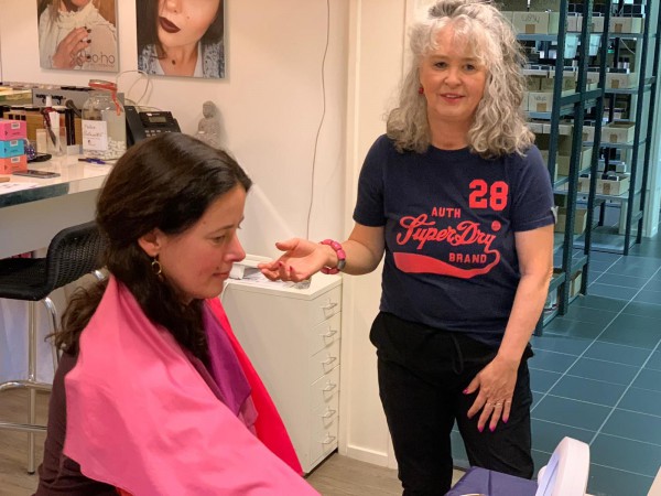 Stralend met de juiste kleur van make up